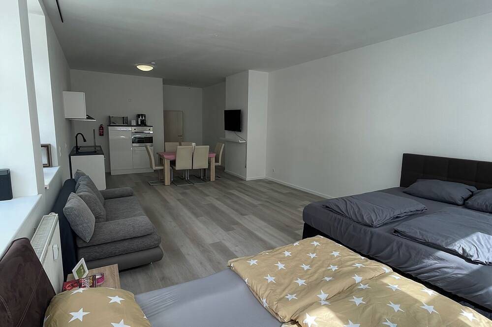 Ganze Wohnung, Stayinn Suites | 100qm für 12 Gäste | Groß&Modern in Simbach am Inn, Ostbayern