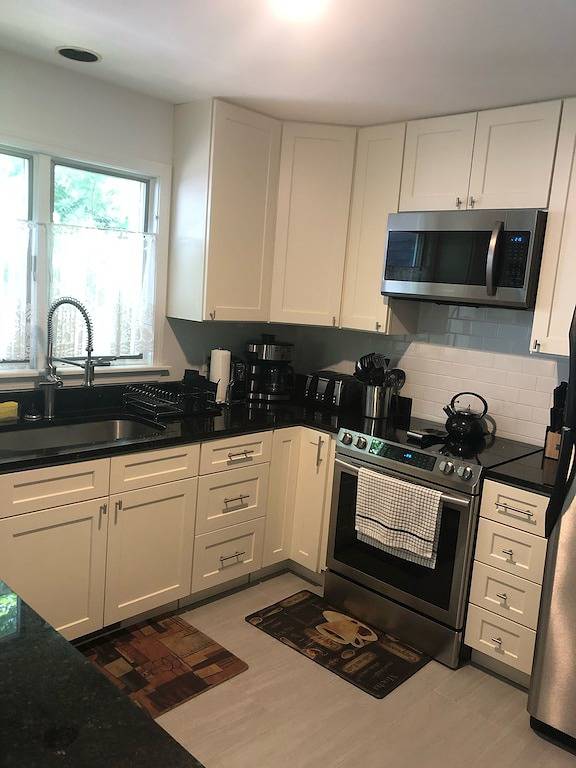 Vacation rental for 10 people, with balcony and yard in Martha's Vineyard