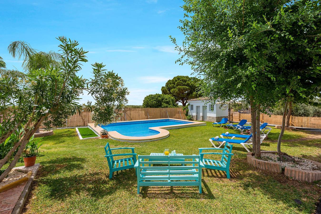 Casa de vacaciones "Casa Rural Dehesa De Las Yeguas" con piscina, terrazas y Wi-Fi in Marchena, Provincia de Sevilla