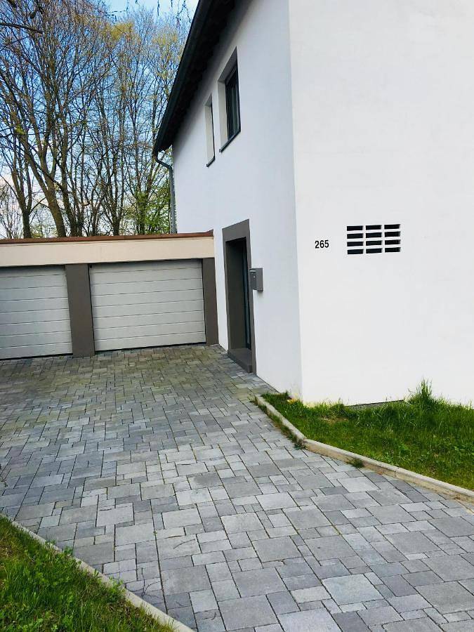 Ferienwohnung für 8 Personen, mit Balkon und Terrasse sowie Garten in Bochum - 4