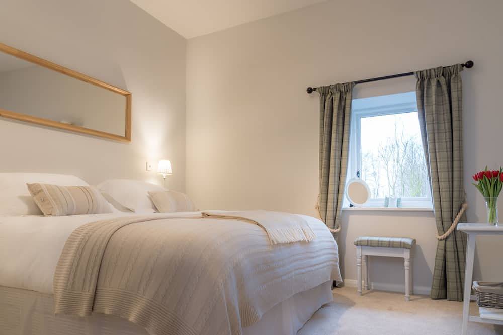Luxury holiday cottage near to historic Beverley, Wolds & Yorkshire coast in Brandesburton, East Riding of Yorkshire