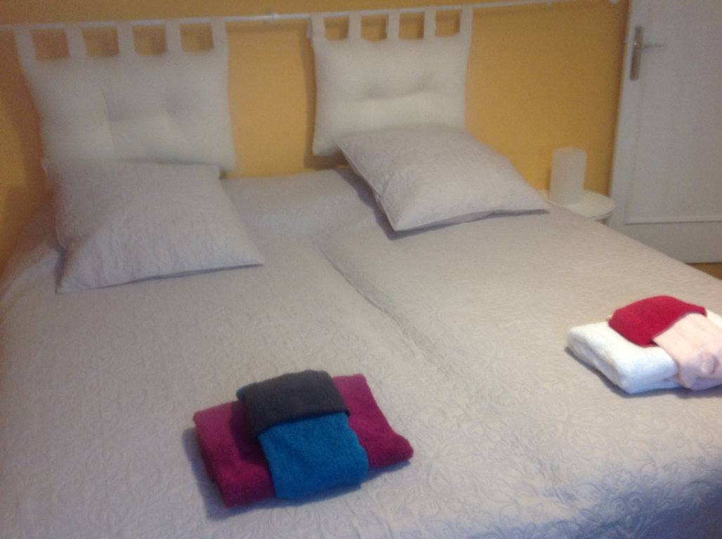 Chambres d'hôtes Villa Saga - La chambre orange in Saint-Bonnet-le-Château, Montbrison