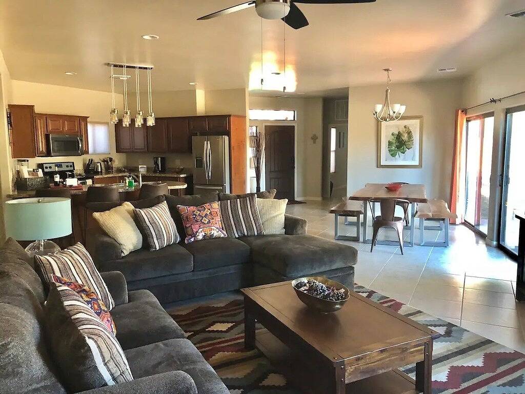Sedona Beautiful Villa: Spacious 3-bedroom retreat in Village of Oak Creek. in Oak Creek, Oak Creek Canyon