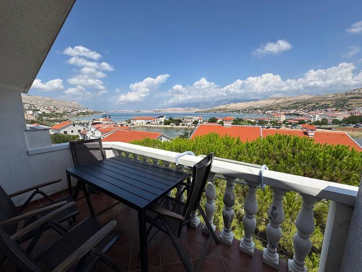 Ganze Wohnung, Ferienwohnung für 2 Personen mit Balkon/Terrasse in Gradska plaža (Pag Town), Pag Stadt