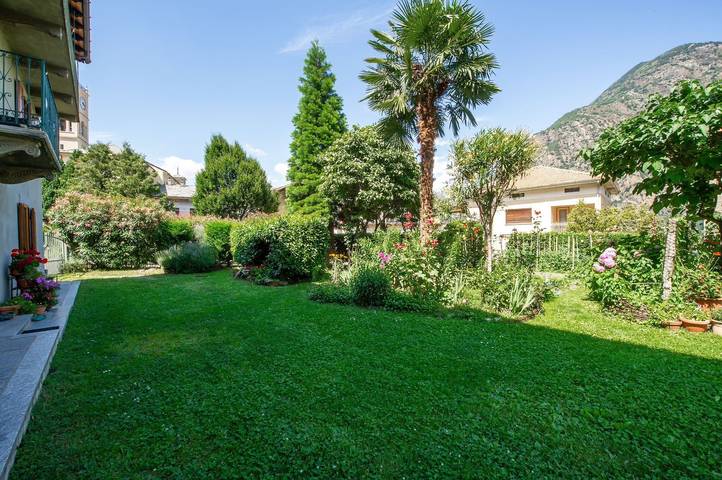 Bed and Breakfast 'Il Pellegrino' with Mountain Views, Shared Garden and Wi-Fi in Issogne, Italienske Alper