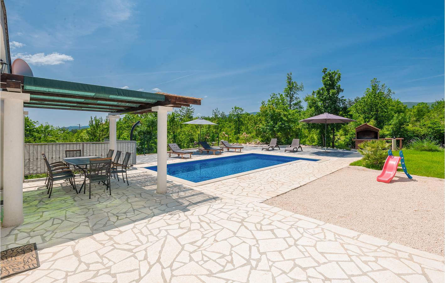 Charmante 95 m² große Wohnung mit Pool, WLAN und Zugang zum Fluss in Imotski, Makarska Riviera