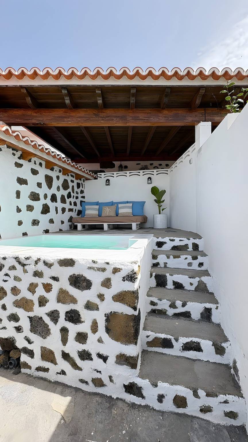 Vakantiehuis 'Lagar De Elba' met zeezicht, privézwembad en wifi in Las Manchas, Los Llanos de Aridane