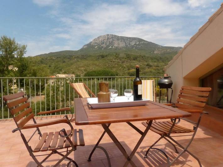 Gîte pour 6 personnes, avec terrasse à Padern