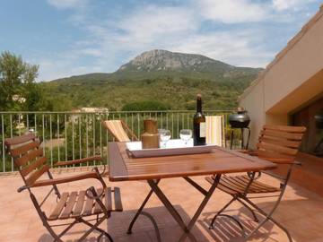 Gîte pour 6 personnes, avec terrasse à Padern