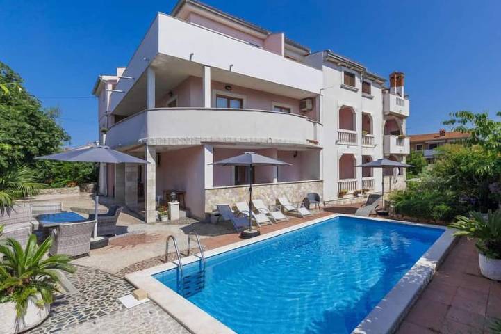 Holiday apartment for 3 people, with pool - 1