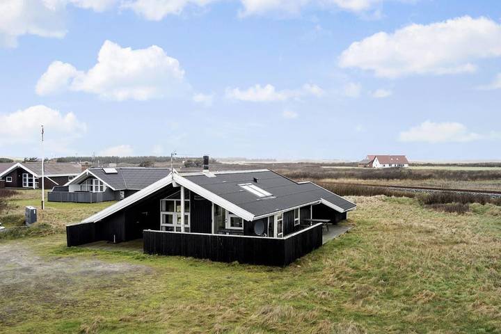 Vakantiehuis voor 4 personen, met balkon/terras en sauna, met huisdier in Vejlby Klit