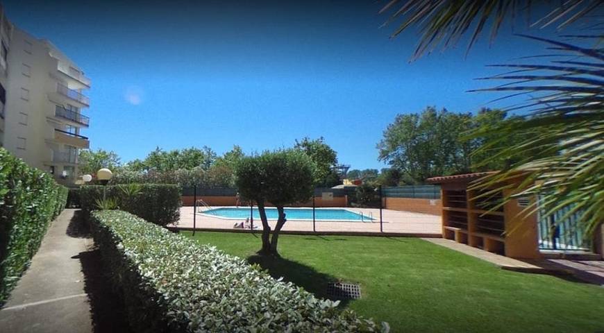 Appartement de vacances pour 4 personnes, avec Balcon ainsi que Terrasse et Piscine