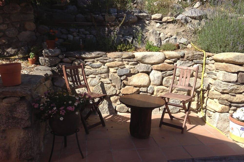 Appartement entier, Appartement Cottage Au Coeur Du Beau Village D'eus in Eus, Région de Prades