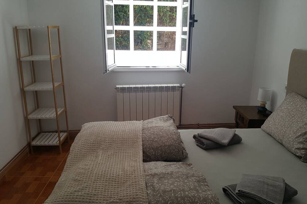 Apartamento entero, Casa de la Mama.. Tu hogar en A Balsa cerca de Triacastela in Triacastela, Reserva da Biosfera Ribeira Sacra e Serras do Oribio e Courel