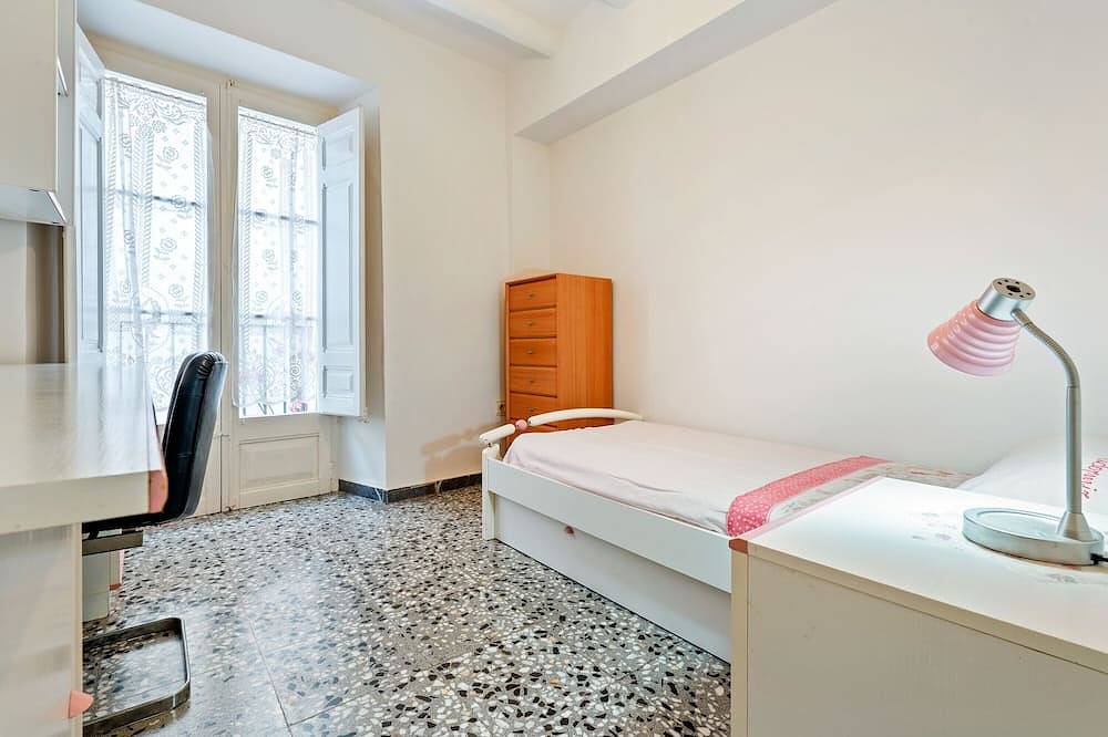 Apartamento entero, Casco antiguo de riudoms, pueblo natal de gaudí in Riudoms, Costa Dorada
