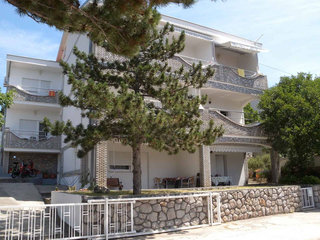 Ganzes Studio, Studio mit Klimaanlage, Balkon und Meerblick 150 m vom Strand  in Klenovica, Primorje-Gorski Kotar