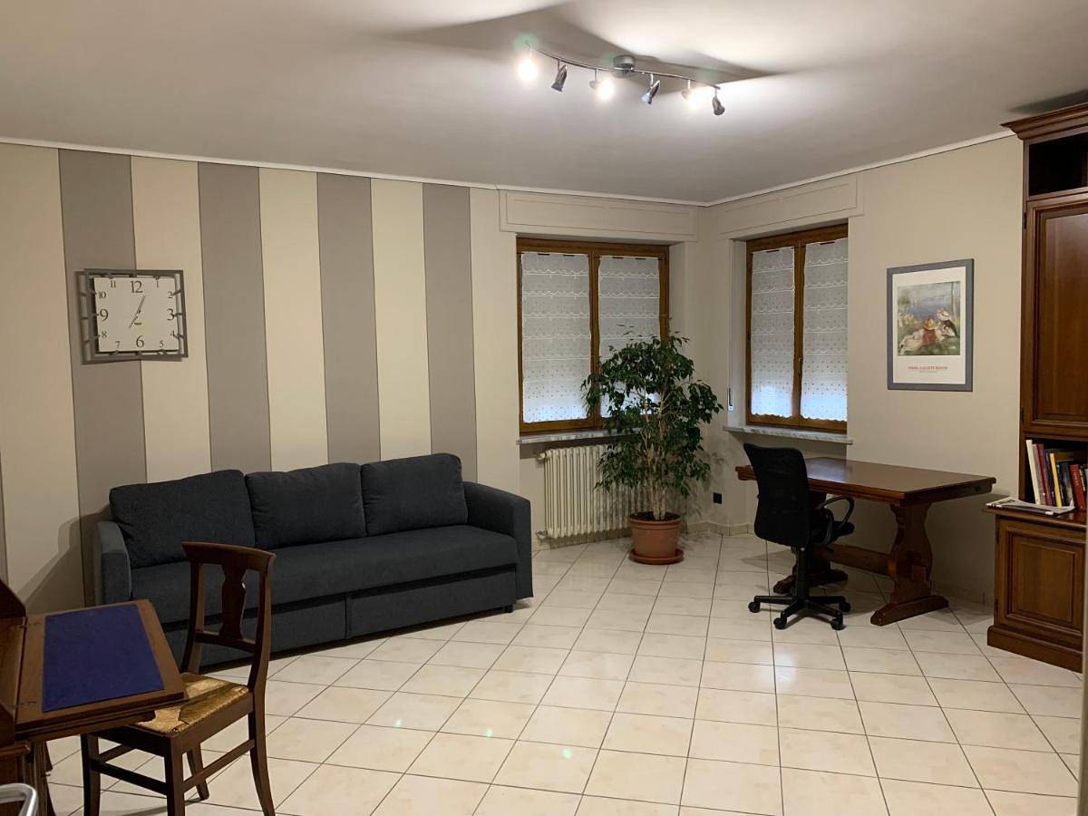 Single Room with Balcony in Boves, Province de Coni