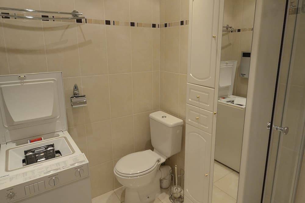 Ganze Wohnung, Cannes Eden. Großes Studio mit Meerblick, Zugang zum Strand, ruhig, Swimmingpool und Tennis. in Vallauris, Cannes und Umgebung
