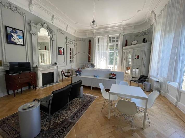 Gîte pour 2 personnes, avec balcon ainsi que jardin et piscine dans Parc du Bois Vidal