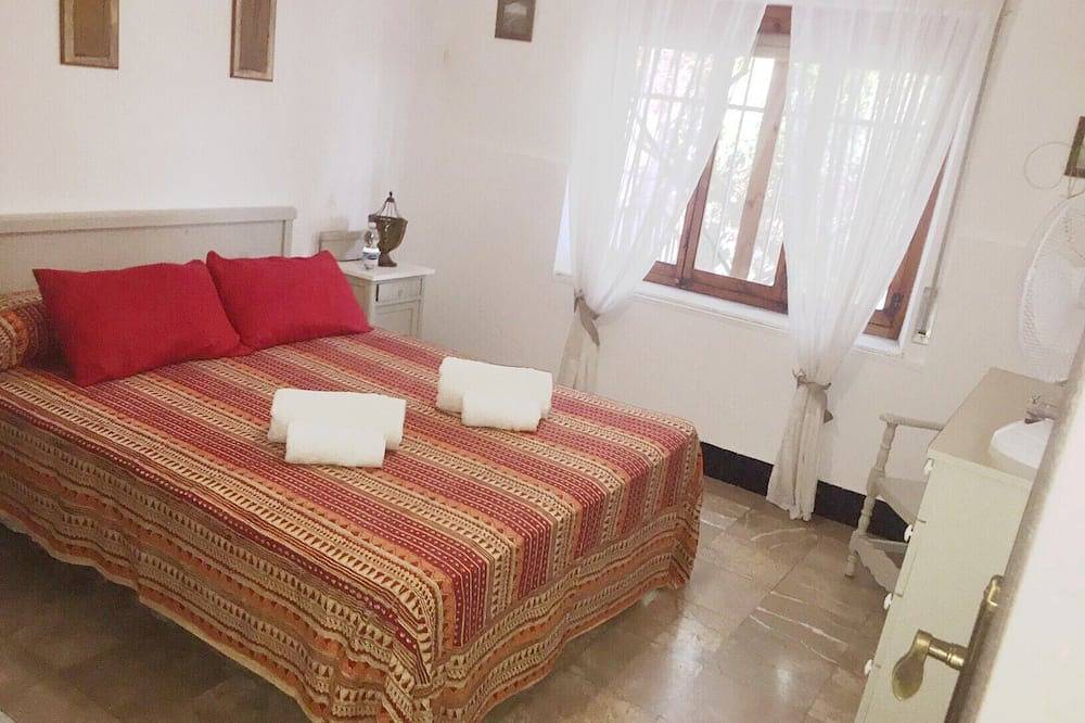 Casa Rural Molera (casa completa 16 huespedes) in Elda, Interior de Alicante