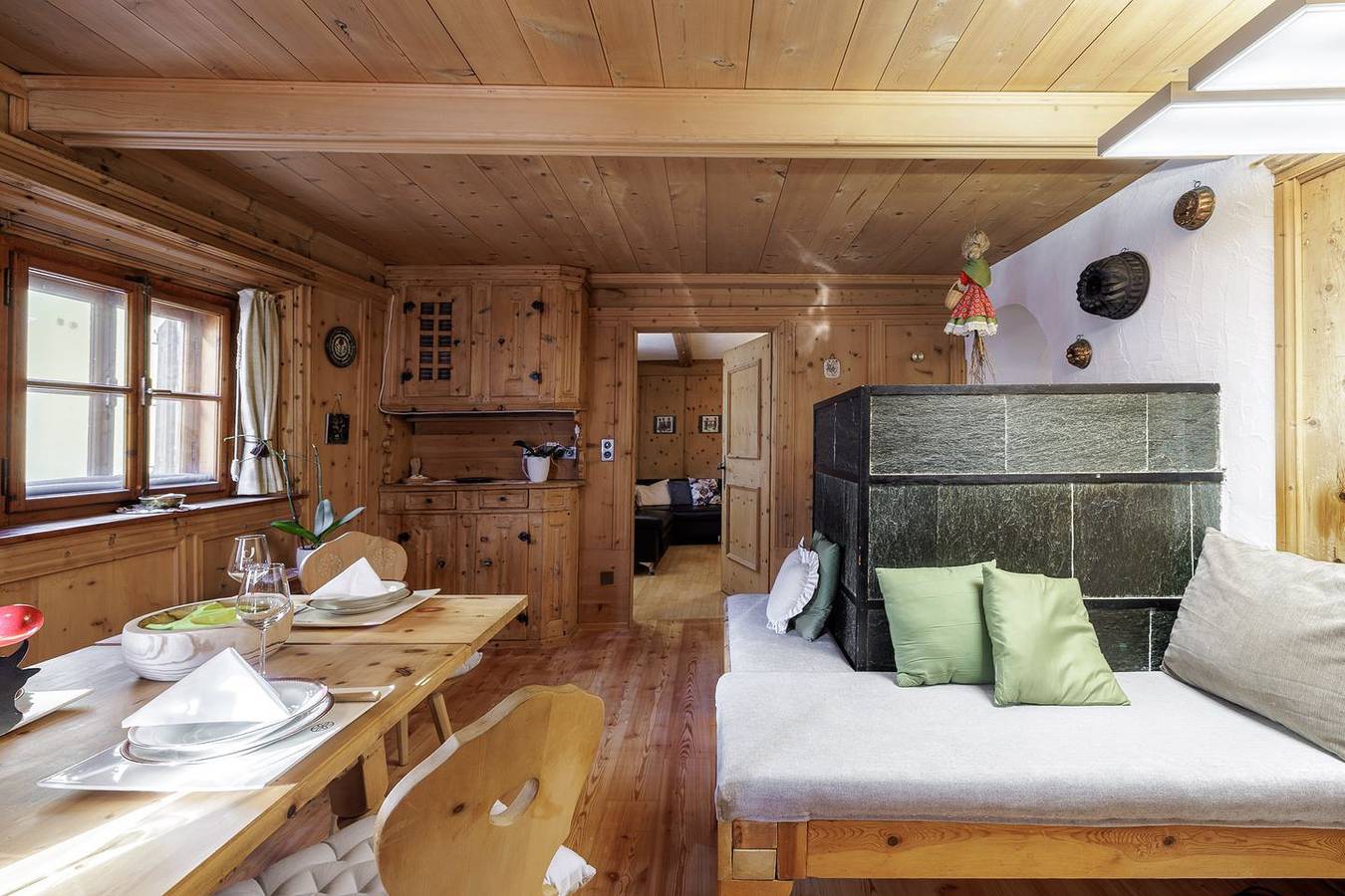 Ganze Wohnung, Chasa Macun – Stilvolles Ferienhaus für Familien mit Bergblick in Scuol in Scuol, Unterengadin