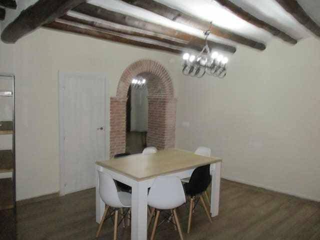 Casa rural para 9 personas, con terraza y jardín, Se admiten mascotas en Campo de Belchite - 3