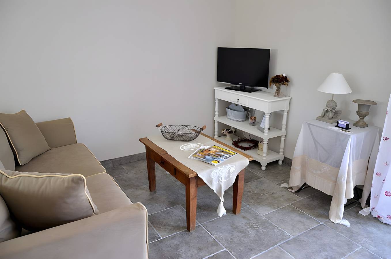 Gîte Garrigue - Villa Cassandra con piscina compartida, Wi-Fi y aire acondicionado in Tavel, Region de Nimes