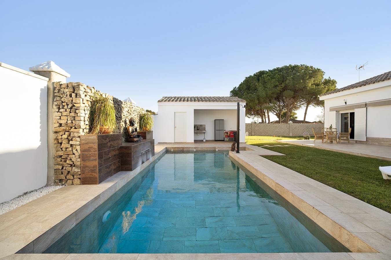 Villa 'Magnolia Chiclana' con piscina privada, terraza privada y Wi-Fi in Chiclana de la Frontera, Costa de la Luz