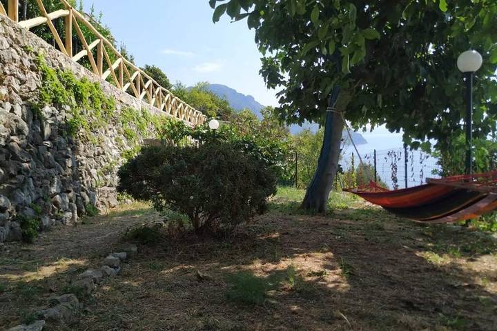 Casa vacanza per 4 persone, con giardino e panorama nonché terrazza - 1