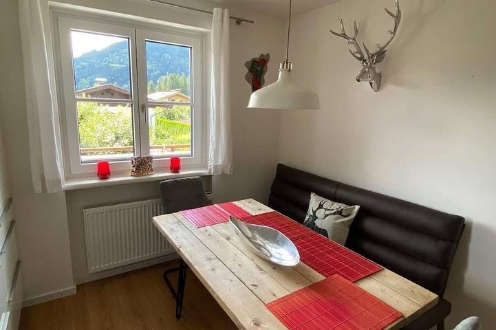 Hütte für 4 Personen, mit Sauna und Garten sowie Balkon in Saalfelden am Steinernen Meer