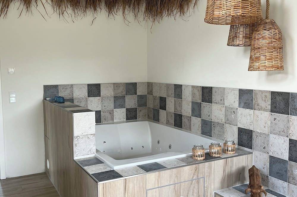 Luxus Wellnesshaus für bis zu 6 Personen - mit Sauna & Whirlpoolwanne in Crivitz, Ludwigslust-Parchim