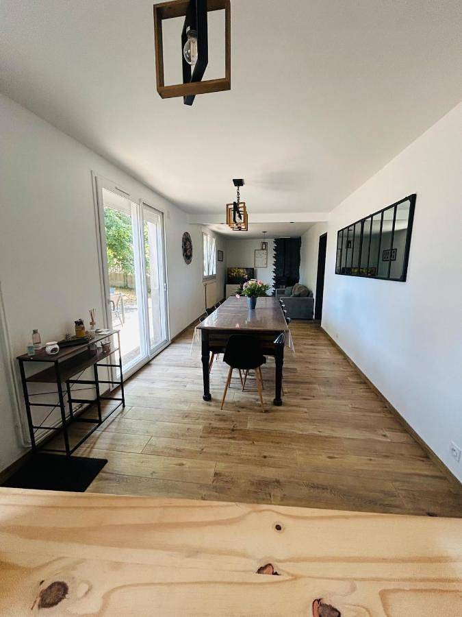 Location de vacances pour 4 personnes, avec Terrasse ainsi que Jardin et Vue à Missiriac