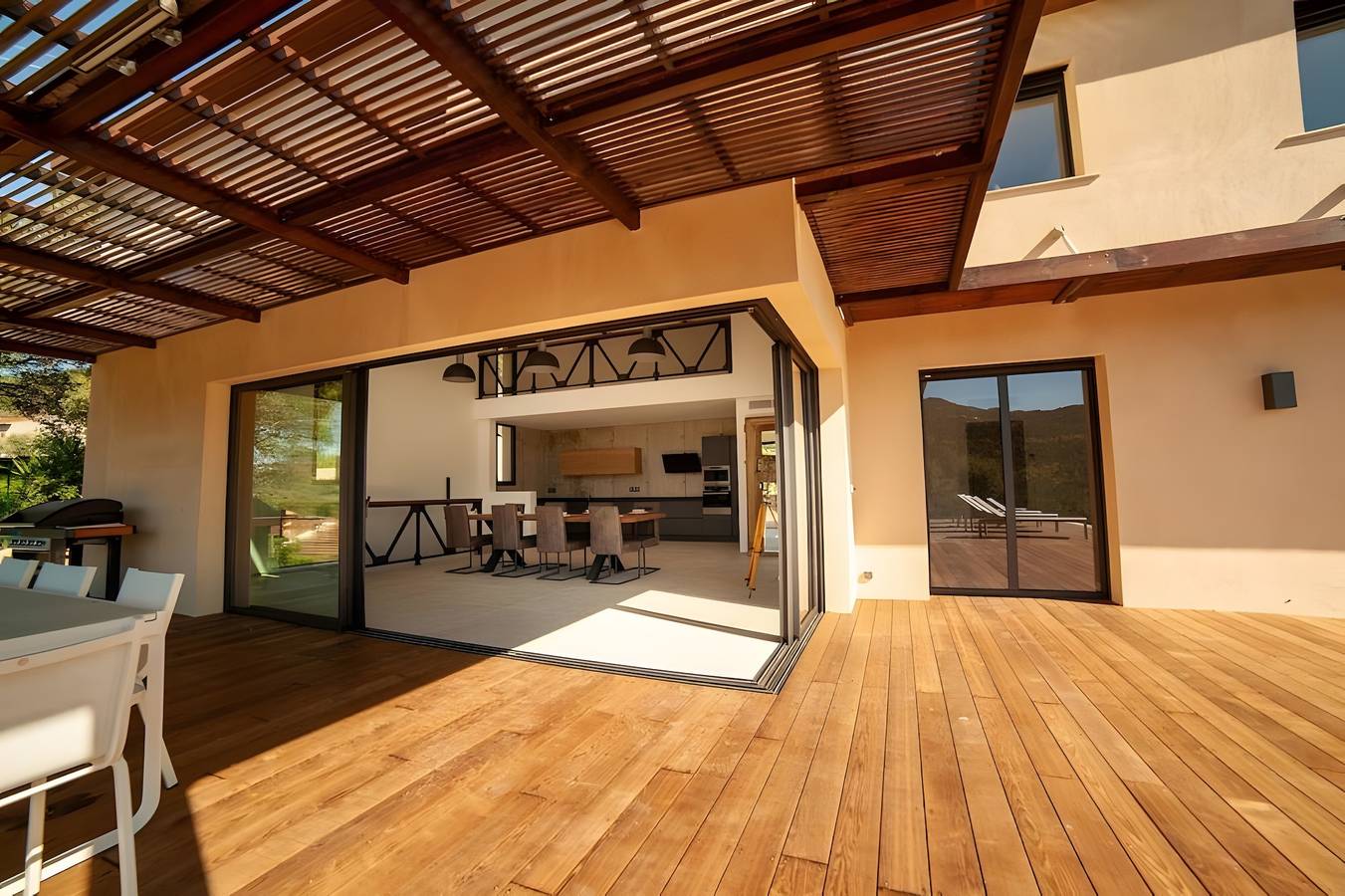 Impresionante villa Corian moderna y confortable en el corazón del macizo del Estérel in Les Adrets-de-l'Estérel, Costa mediterránea (Francia)