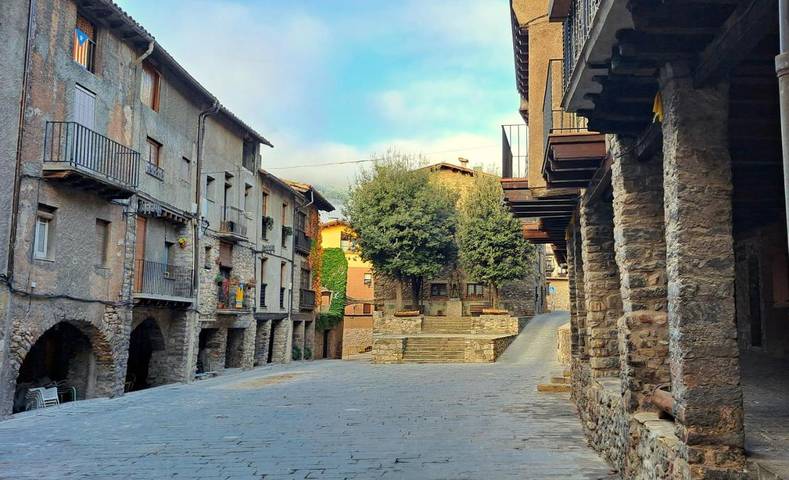 Gîte pour 5 personnes, avec balcon et vue à Bagà - 2