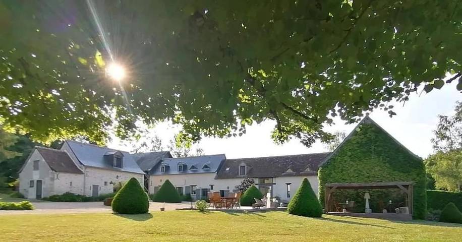 Maison d’hôte pour 2 personnes, avec piscine ainsi que jardin et vue