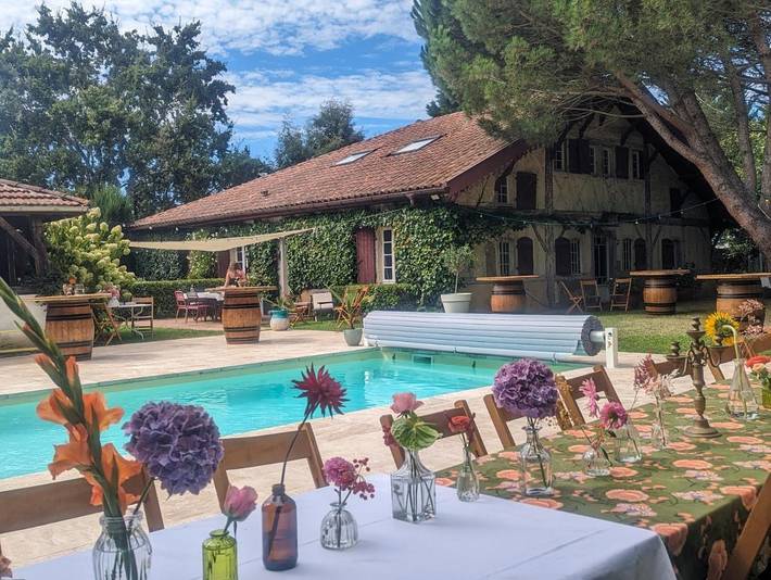Cama y desayuno para 2 personas, con piscina y jardín en Soustons