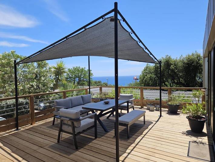 Camping pour 6 personnes, avec Jacuzzi et Terrasse ainsi que Jardin et Piscine à Saint-Raphaël