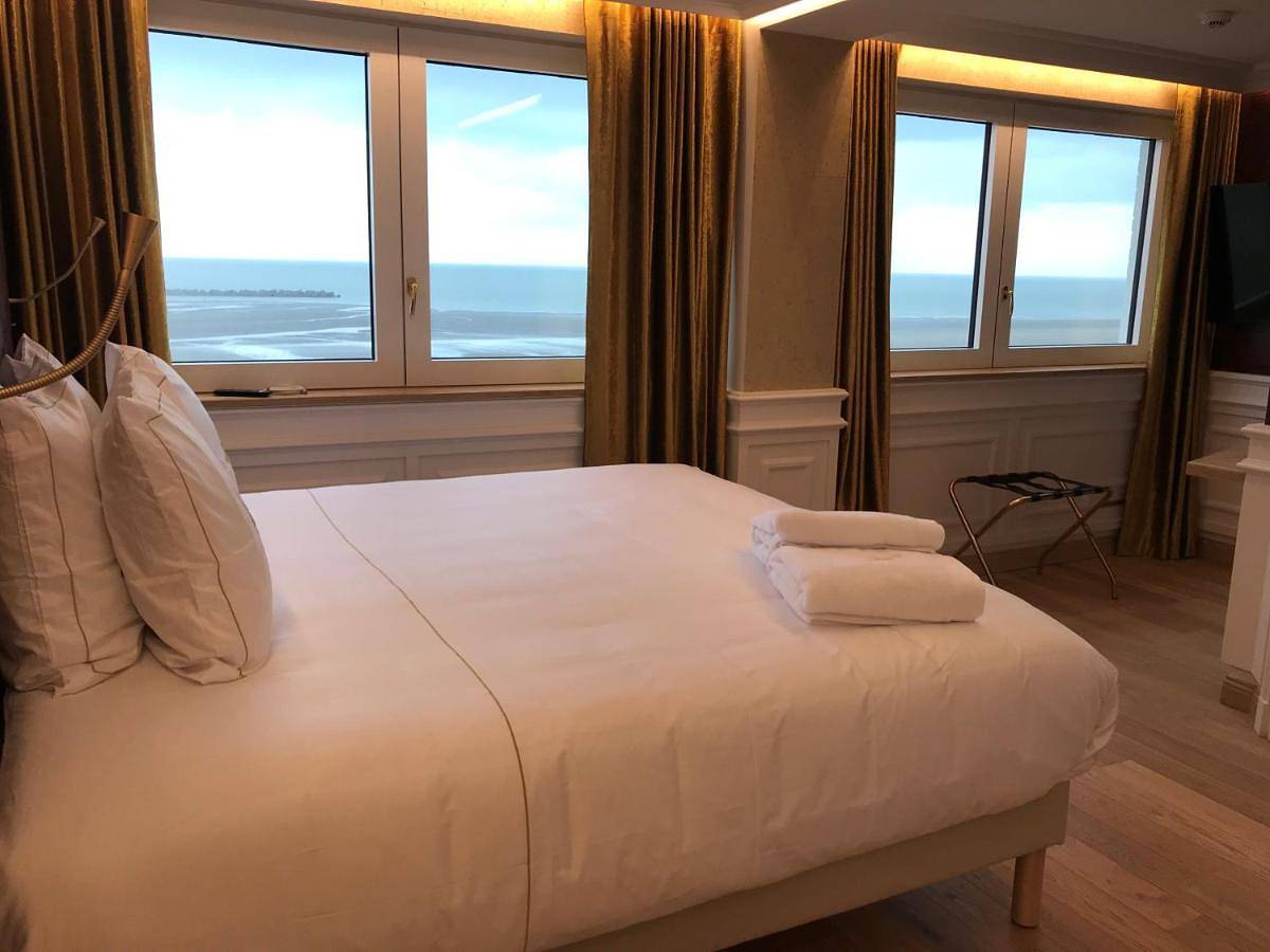 Small Double Room with Sea View in Plage de Malo-les-Bains, Dunkerque