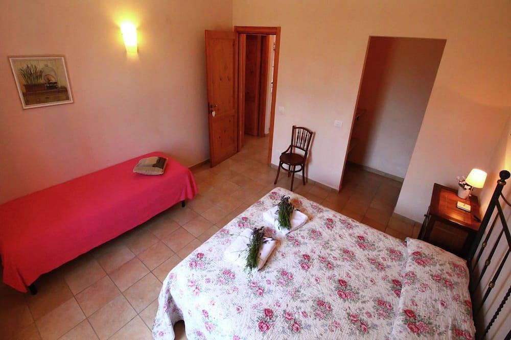 Farmhouse in Montalto near Sandy Beaches in Montalto di Castro, Viterbo Province