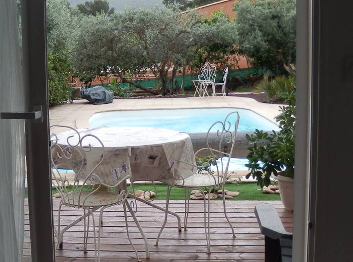 Gîte pour 2 personnes, avec jardin ainsi que terrasse et piscine à Le Luc - 2