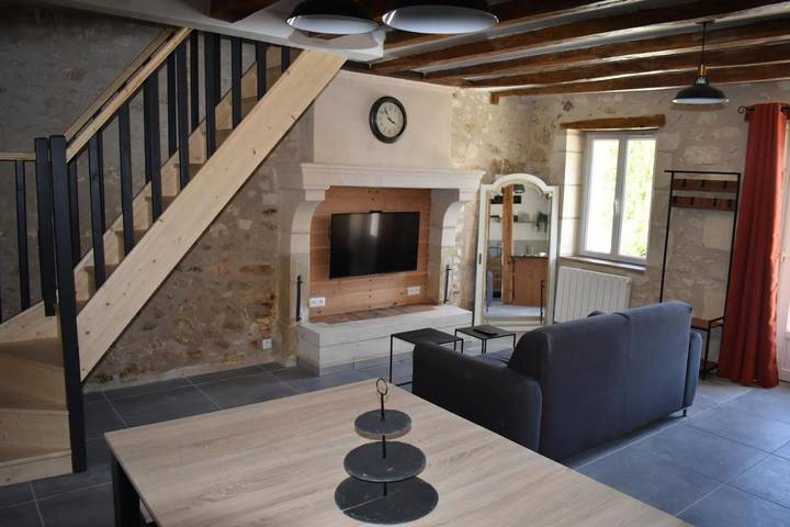 Gîte pour 4 personnes, avec vue et terrasse à Ligueil
