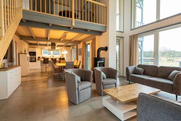 Ferienhaus für 8 Personen, mit Whirlpool und Sauna sowie Terrasse und Garten, mit Haustier in Mirow