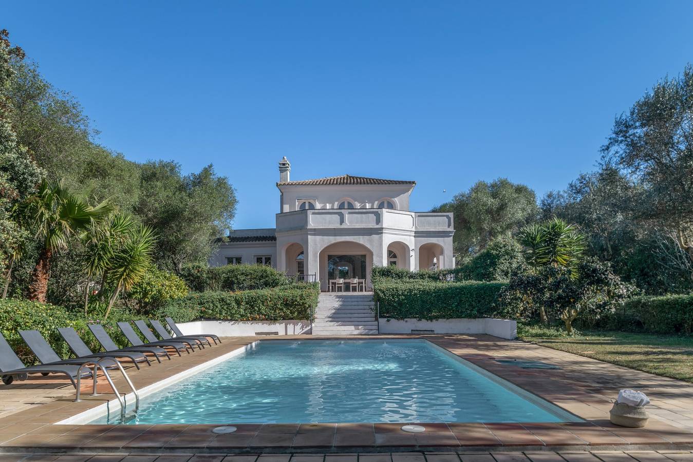 Villa 'Eagle' con piscina privada, Wi-Fi y aire acondicionado in Benalup-Casas Viejas, Costa de la Luz