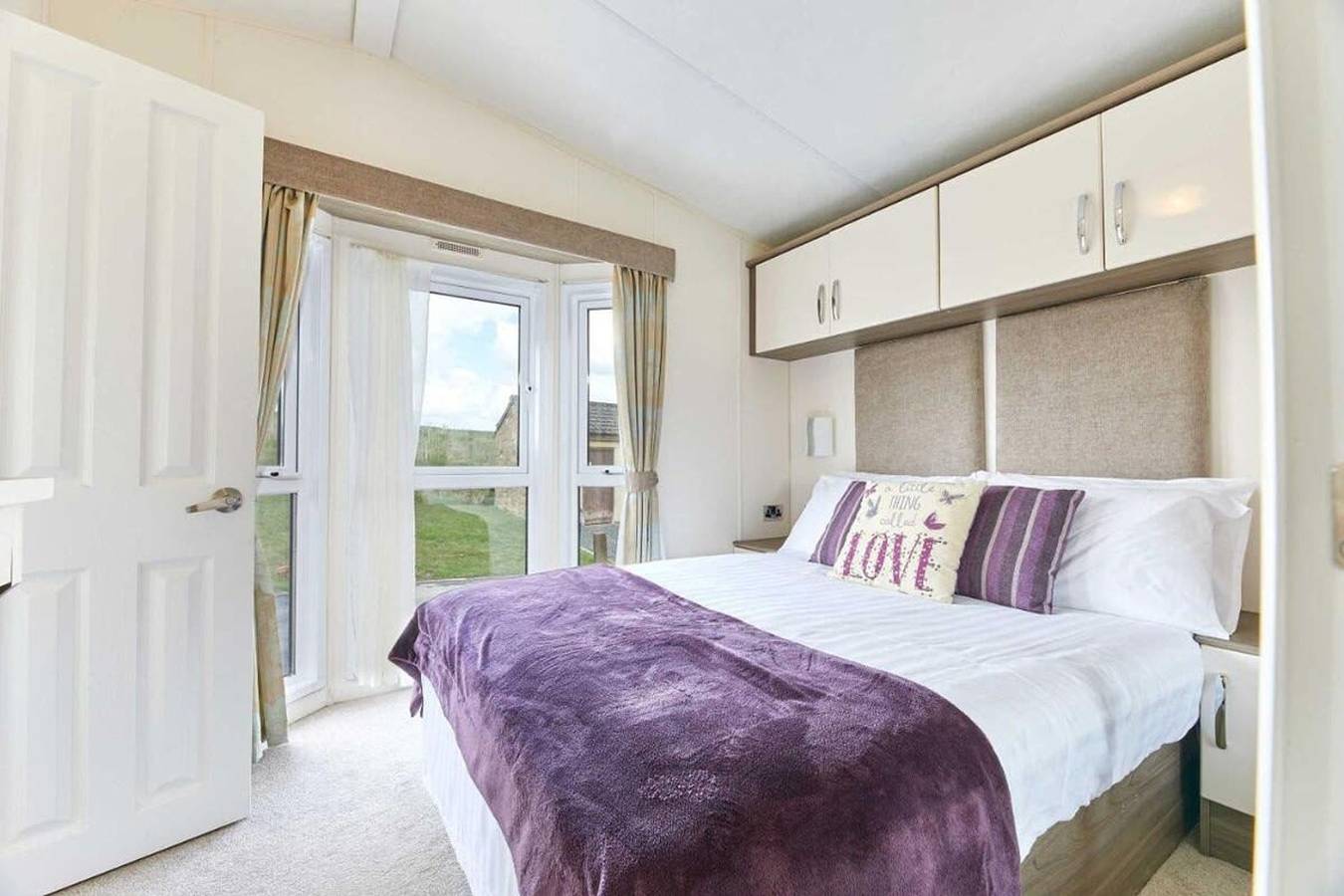 Entire apartment, Host   Stay   Yolo Lodge in Northumberland