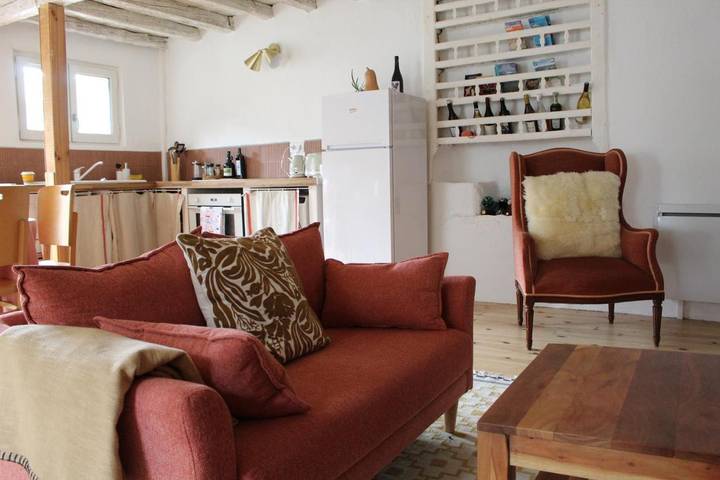 Location de vacances pour 5 personnes, avec jardin ainsi que vue et terrasse dans Argut-Dessous