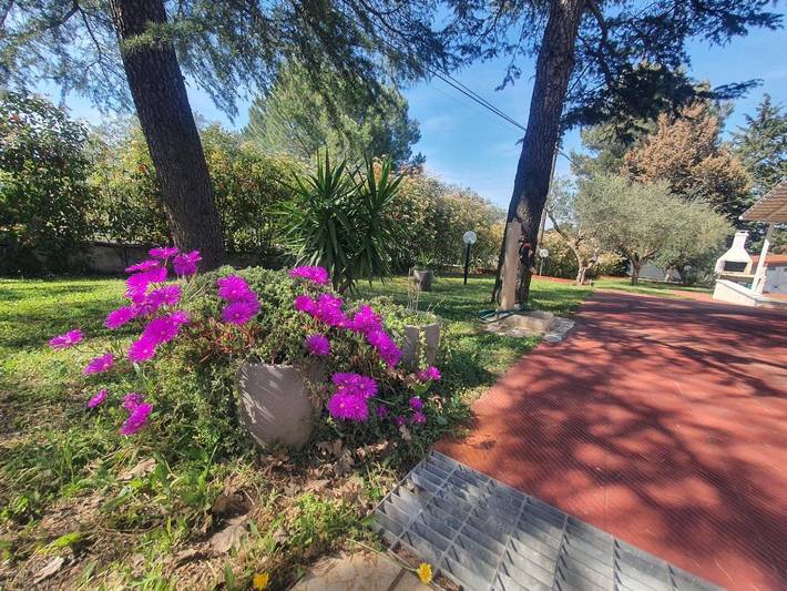 Casa vacanza per 4 persone, con panorama e giardino nonché piscina, adatto a famiglie con bambini a Cassano delle Murge