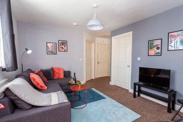 Holiday Apartment for 4 People in Coventry, Heart of England, Photo 1
