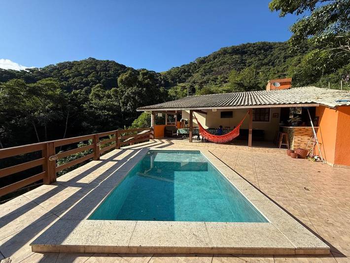 Casas e apartamentos de temporada para 20 pessoas, com piscina e balcão e ainda vista, com animais de estimação em Casimiro de Abreu