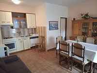 Ganze Ferienwohnung, Ferienwohnung mit Terrasse  in Kampor, Rab