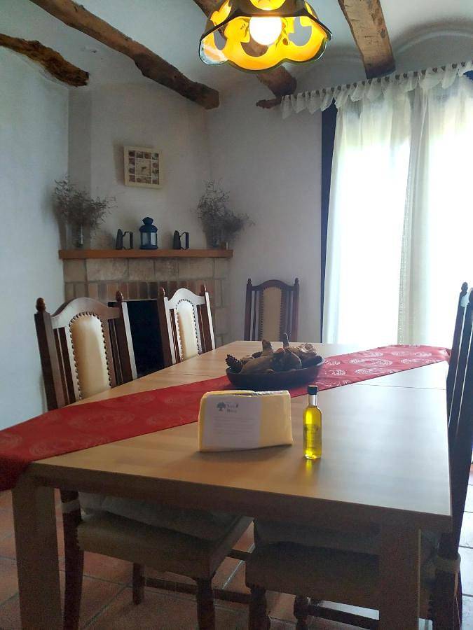 Casa rural para 12 personas, con Balcón además de Terraza y Vistas en Terra Alta